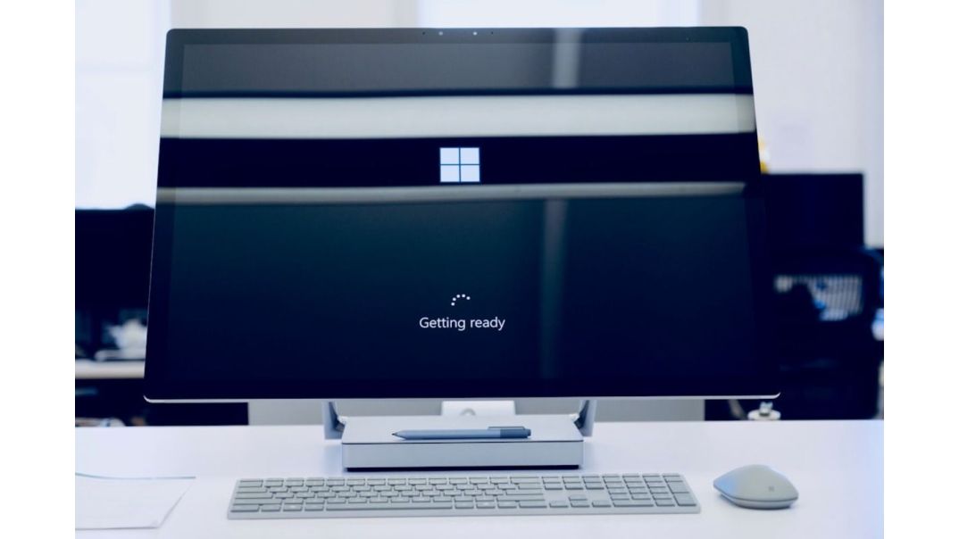 Image of a computer installing an OS