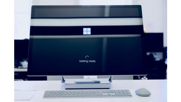 Image of a computer installing an OS